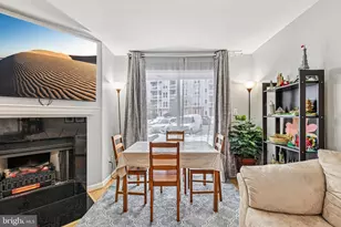 3179 Summit Square Dr, Oakton, VA 22124 - Photo 15