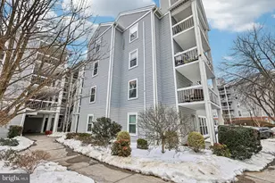 3179 Summit Square Dr, Oakton, VA 22124 - Photo 23