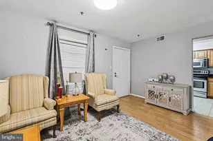 3179 Summit Square Dr, Oakton, VA 22124 - Photo 7