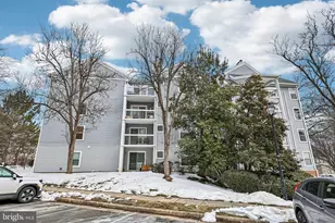 3179 Summit Square Dr, Oakton, VA 22124 - Photo 25