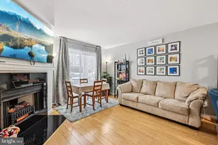 3179 Summit Square Dr, Oakton, VA 22124 - Photo 11