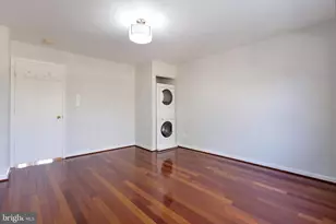 8218 Carrleigh Pkwy, Springfield, VA 22152 - Photo 11