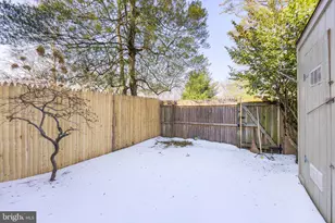 8218 Carrleigh Pkwy, Springfield, VA 22152 - Photo 23