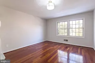 8218 Carrleigh Pkwy, Springfield, VA 22152 - Photo 13