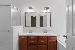 8363 Jovin Cir, Springfield, VA 22153 - Photo 9