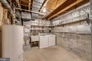 7713 Bristol Square Ct, Springfield, VA 22153 - Photo 33