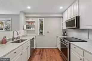 3769 Persimmon Cir, Fairfax, VA 22031 - Photo 17