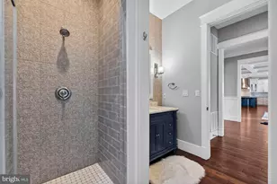 9222 Brian Dr, Vienna, VA 22180 - Photo 45