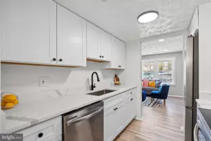 5570 Caithness Ct, Fairfax, VA 22032 - Photo 11