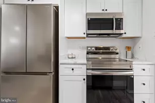 5570 Caithness Ct, Fairfax, VA 22032 - Photo 9