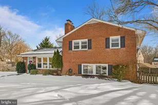 6813 Derrell Ct, Alexandria, VA 22307 - Photo 3