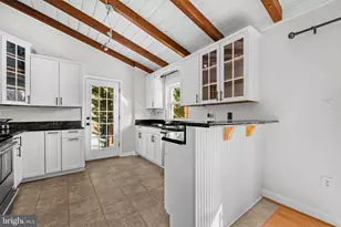 6813 Derrell Ct, Alexandria, VA 22307 - Photo 11