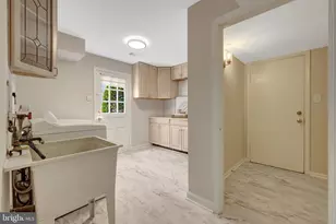 9127 Southwick St, Fairfax, VA 22031 - Photo 35