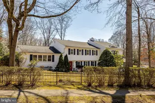 9127 Southwick St, Fairfax, VA 22031 - Photo 7