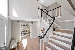15131 Wetherburn Dr, Centreville, VA 20120 - Photo 3
