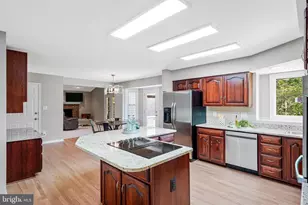 15131 Wetherburn Dr, Centreville, VA 20120 - Photo 11