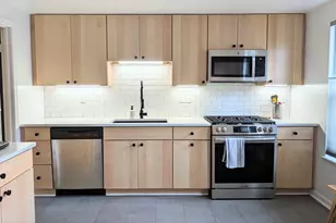 8939 Park Forest Dr, Springfield, VA 22152 - Photo 5