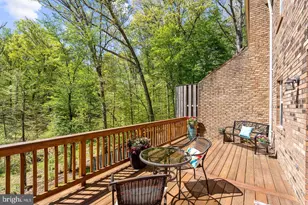 8939 Park Forest Dr, Springfield, VA 22152 - Photo 15