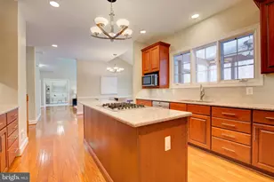 11902 Crayton Ct, Herndon, VA 20170 - Photo 7