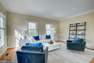 11902 Crayton Ct, Herndon, VA 20170 - Photo 3