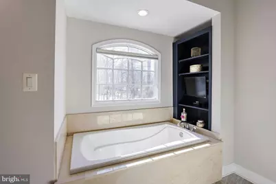 8612 McHenry Street, Vienna, VA 22180 - Photo 41