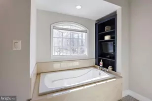 8612 McHenry St, Vienna, VA 22180 - Photo 41