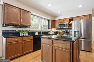 6830 Bluecurl Cir, Springfield, VA 22152 - Photo 13