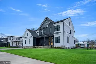 516 Valley Dr SE, Vienna, VA 22180 - Photo 7