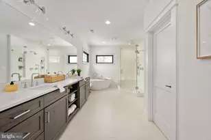 516 Valley Dr SE, Vienna, VA 22180 - Photo 59