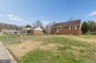 7209 Valleycrest Blvd, Annandale, VA 22003 - Photo 3