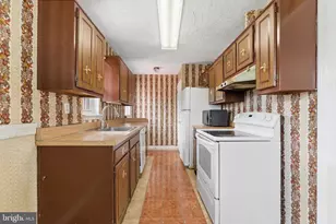 7209 Valleycrest Blvd, Annandale, VA 22003 - Photo 11