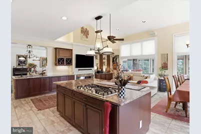 1465 Mayhurst Boulevard, McLean, VA 22102 - Photo 9