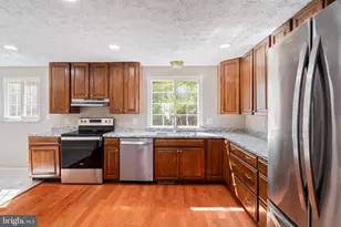 1103 Burwick Dr, Herndon, VA 20170 - Photo 35