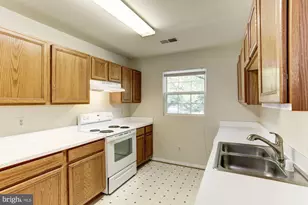 4831 Green Duck Ln, Fairfax, VA 22033 - Photo 9