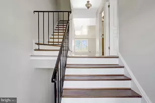 8070 Powderbrook Ln, Springfield, VA 22153 - Photo 5