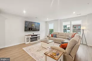 4610 Olivine Dr, Chantilly, VA 20151 - Photo 5