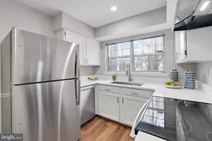 7746 New Providence Dr, Falls Church, VA 22042 - Photo 11