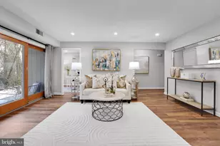 7746 New Providence Dr, Falls Church, VA 22042 - Photo 3