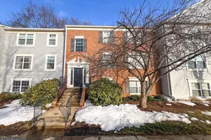 7746 New Providence Dr, Falls Church, VA 22042 - Photo 3