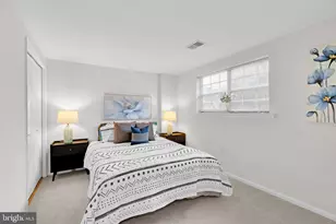 6163 Green Hollow Ct, Springfield, VA 22152 - Photo 9