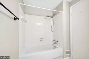 5808 Bunker Woods Ln, Burke, VA 22015 - Photo 25