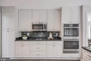 12021 Walnut Br Rd, Reston, VA 20194 - Photo 17