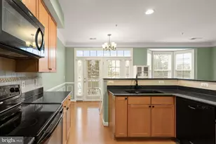 13656 Salk St, Herndon, VA 20171 - Photo 7