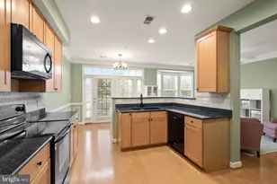 13656 Salk St, Herndon, VA 20171 - Photo 5