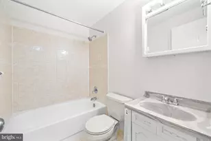 3051 Silent Valley Dr, Fairfax, VA 22031 - Photo 25