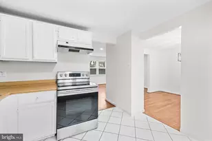 3051 Silent Valley Dr, Fairfax, VA 22031 - Photo 11