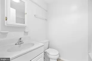 3051 Silent Valley Dr, Fairfax, VA 22031 - Photo 29