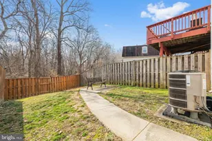 3051 Silent Valley Dr, Fairfax, VA 22031 - Photo 41