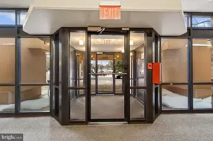 5901 Mt Eagle Dr, Alexandria, VA 22303 - Photo 39