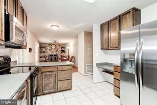 1404 Bayshire Ln, Herndon, VA 20170 - Photo 11